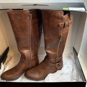 Brown Boots, Sz 9.5 Guess, New in Box
